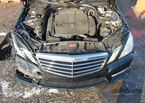 2013 Mercedes-Benz E 350 z USA, uszkodzony, nr VIN WDDHF5KB3DA721433